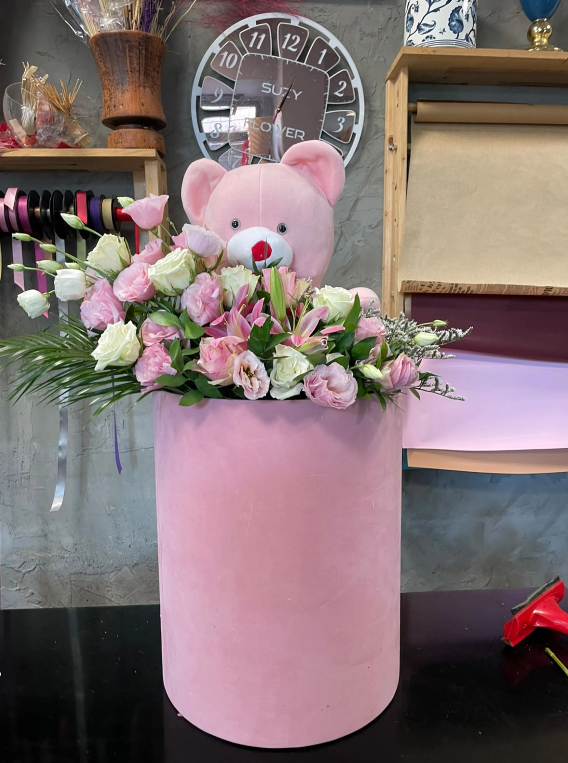 Aşkın Simgesi Pembe Ayıcıklı Çiçek Kutusu