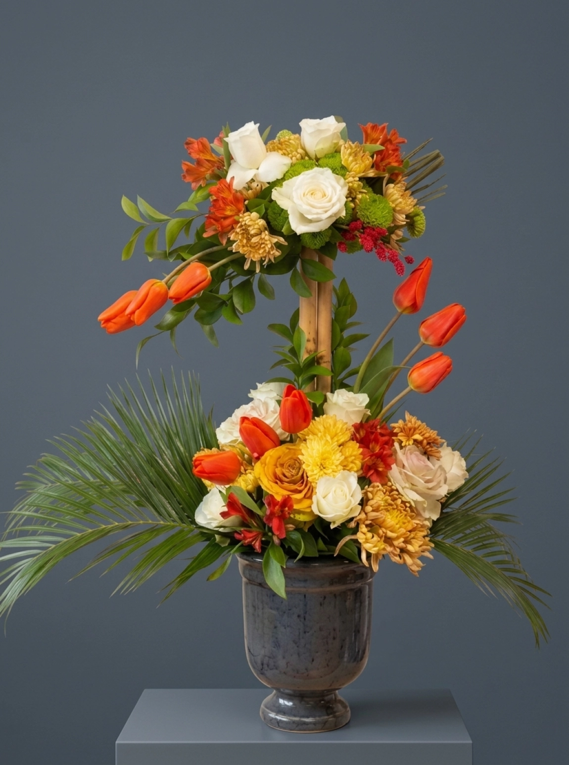 Laleler Ve Güllerle İhtişamlı Bir Sunum Aranjman