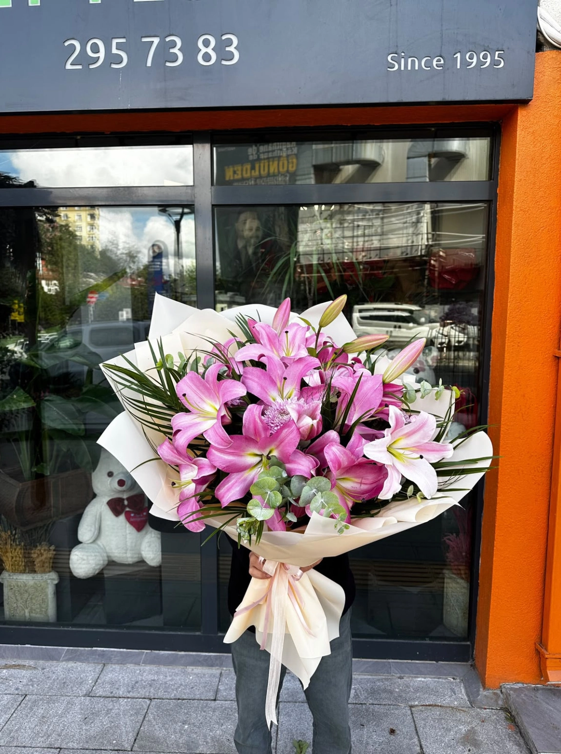 Özel Tasarım İthal Pembe Lilyum Ve Okaliptus Buketi
