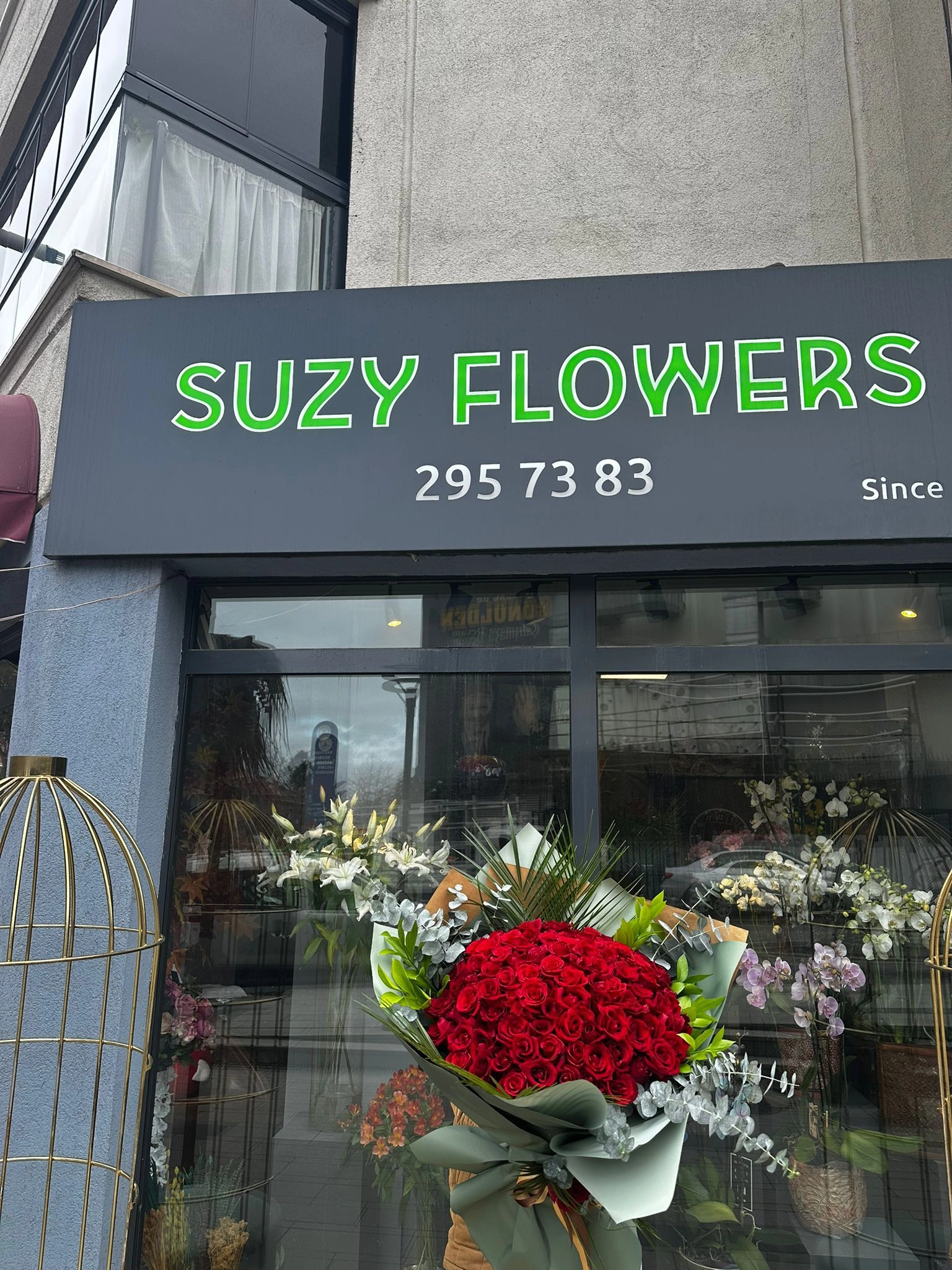 Özel Tasarım Kırmızı Güllerle Unutulmaz Anlar