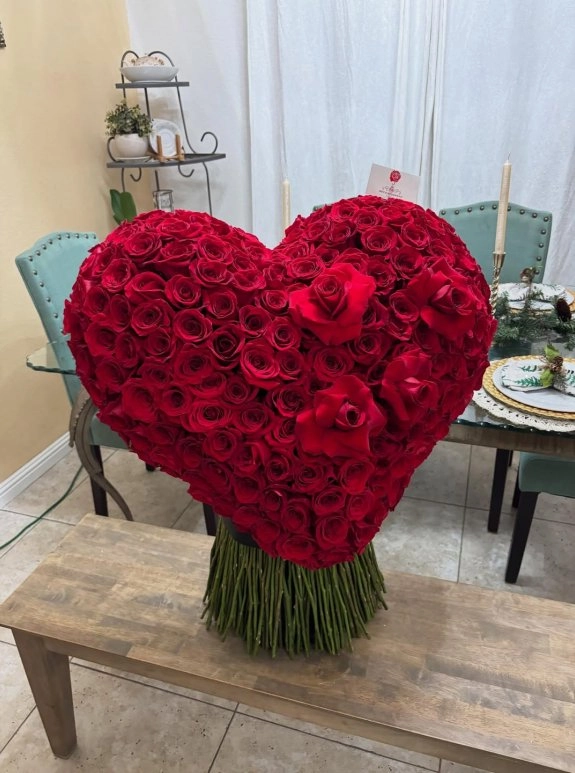 200Lü Kalp Desenli Güller