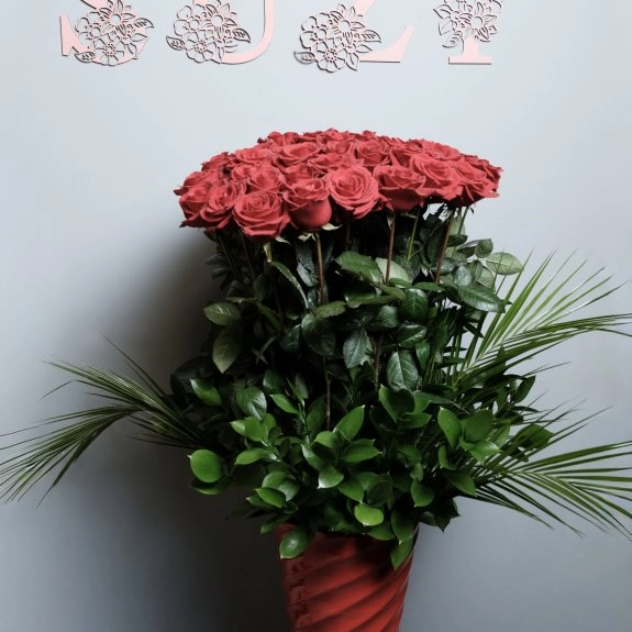 Aşkın Simgesi 41  Kırmızı Gül Arajmanı