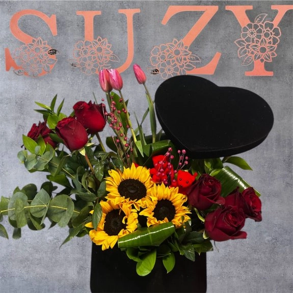 Kalpten Güneşe – Ayçiçekli & Kırmızı Güllü Lüks Aranjman ❤️🌻