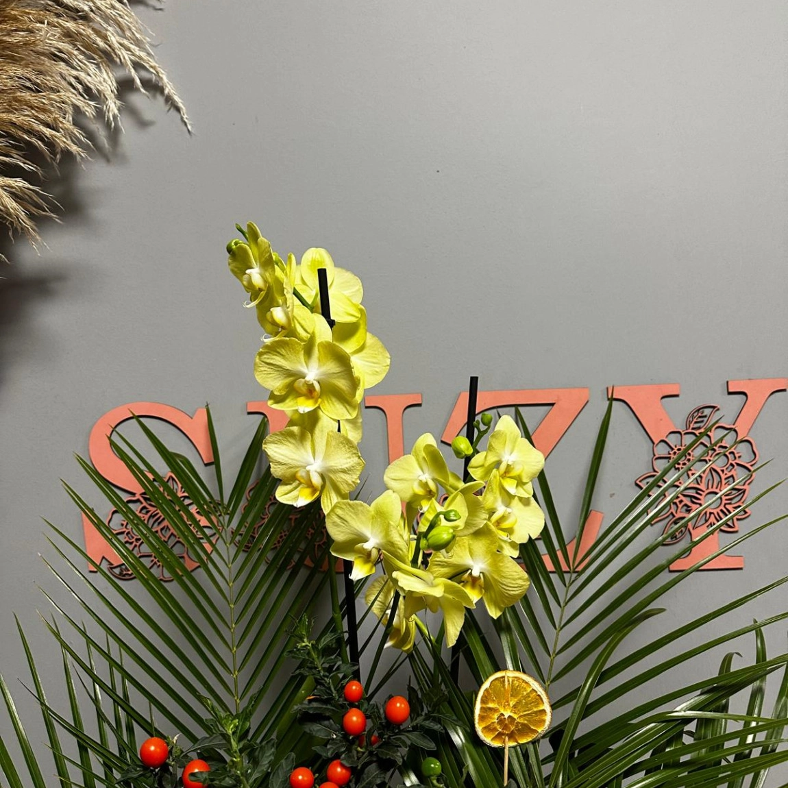Kokina Süslemeli Büyük Orkide Aranjmanı