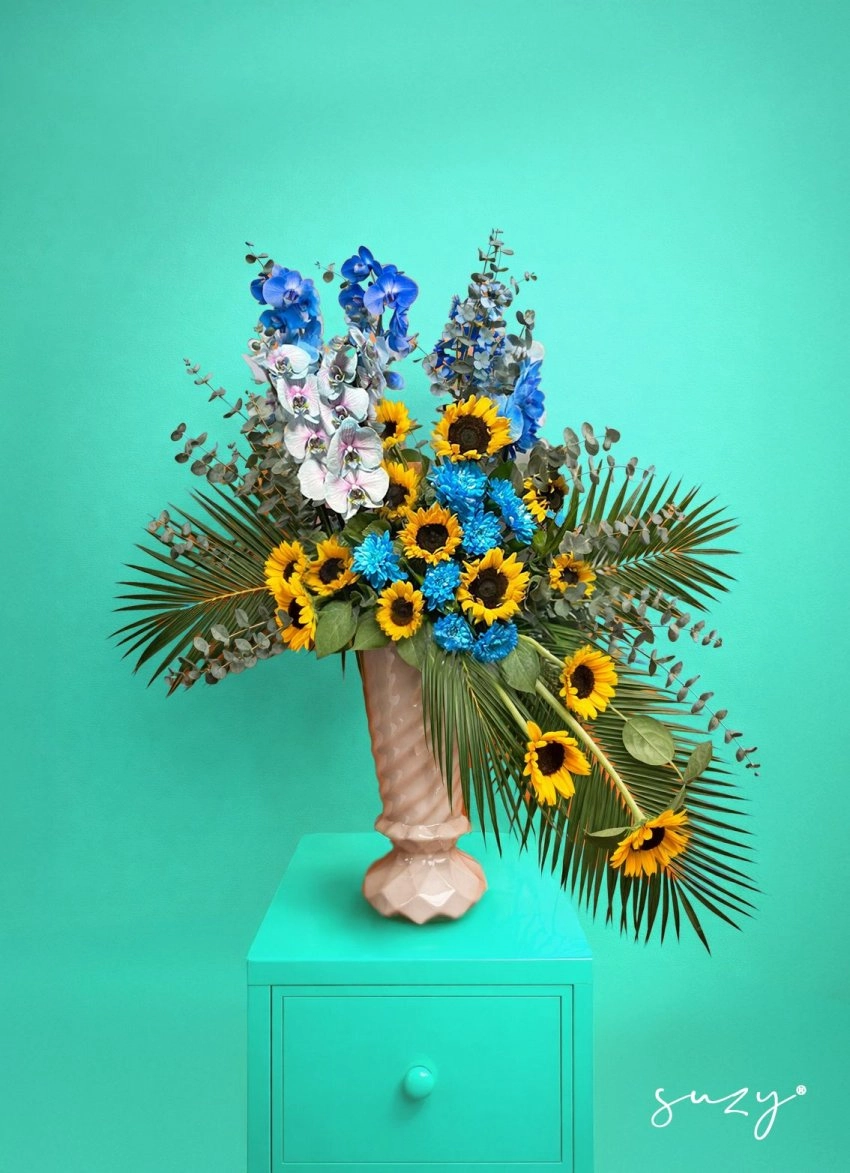 Orkidenin Asaleti Ayçiçeğinin Bereketiyle Birleşimi